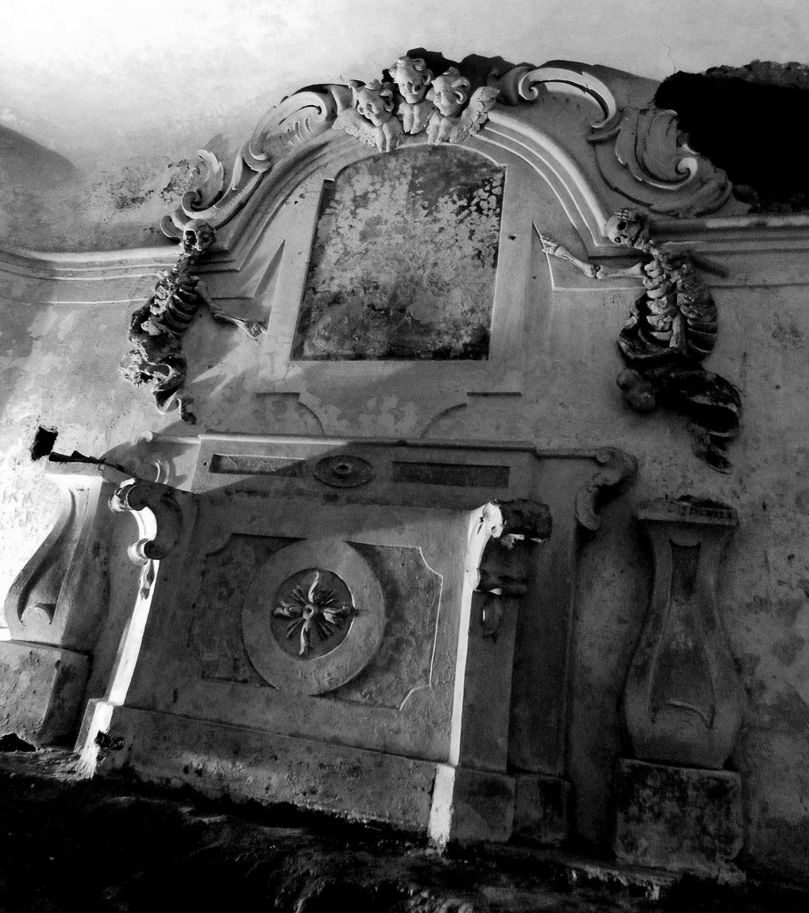 altare della Cripta di San Giovanni Battista, Maddaloni (Ce)